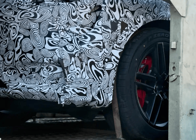 疑似问界M6测试车谍照 将于明年发布