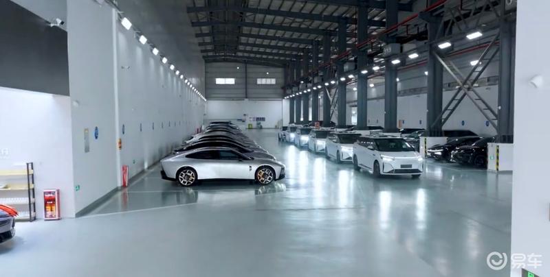 小鹏汽车全国最大销售服务中心焕新开业 占地面积2.5万平方米