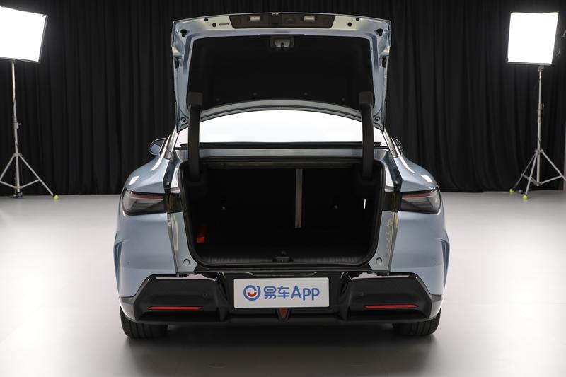 极狐全新阿尔法S5深度静态体验:15万级轿跑新选择