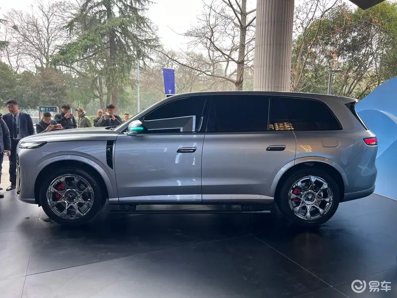 岚图泰山X8将于4月22日开启预售 搭载896线四激光雷达