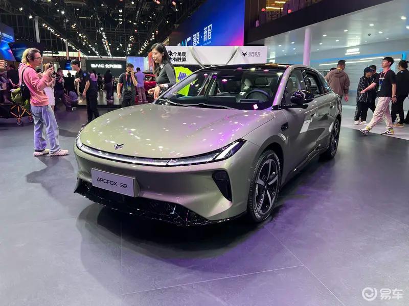 北汽集团与宁德时代深化战略合作 极狐S3首搭巧克力换电技术